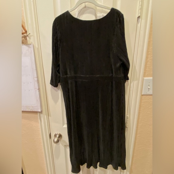 Women’s Catherine’s Empire Waist pleated black Midi dress size 0X - Picture 3 of 3